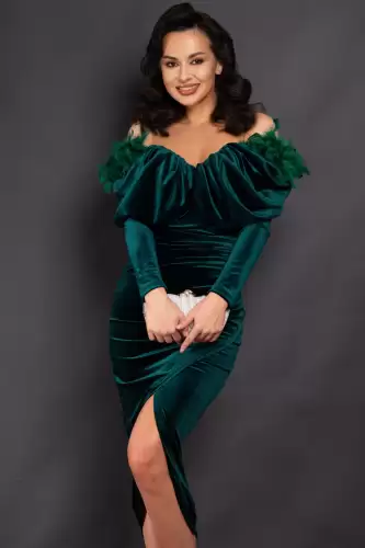 Rochie de ocazie verde Amora midi cu umeri cazuti si fulgi