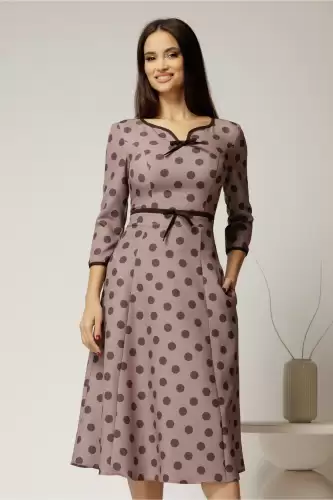 Rochie DY Fashion bej cu buline cu decupaj si funda la decolteu