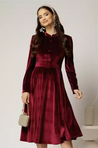 Rochie DY Fashion din catifea bordo cu nasturi imbracati si curea in talie