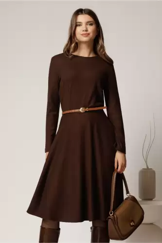 Rochie DY Fashion din tricot maro cu curea subtire si fusta clos