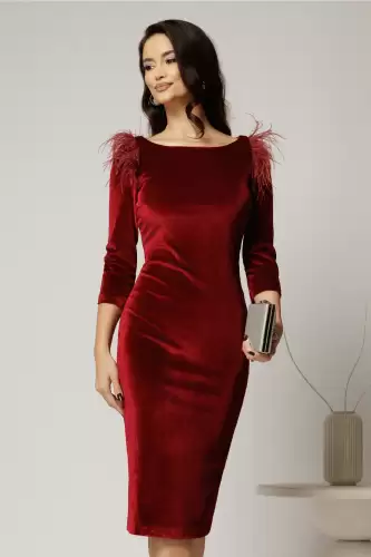 Rochie DY Fashion eleganta din catifea burgundy cu pene la umeri