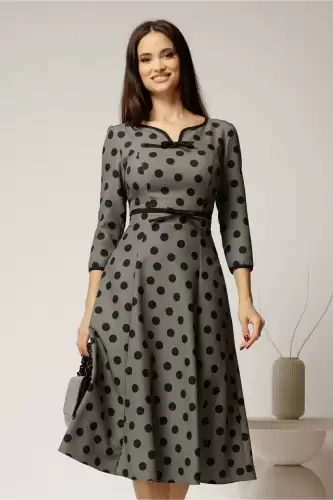 Rochie DY Fashion kaki cu buline cu decupaj si funda la decolteu