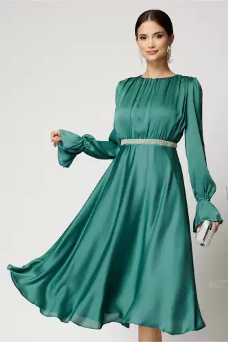 Rochie DY Fashion midi verde din voal satinat in clos cu perle in talie