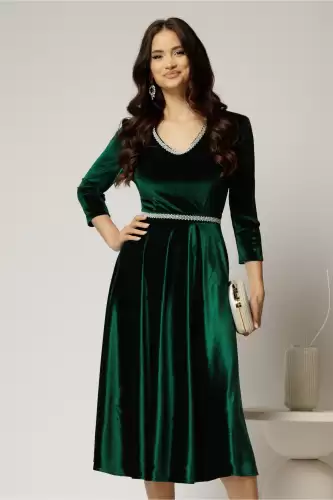 Rochie DY Fashion verde din catifea cu decolteu in V si talia cu perle