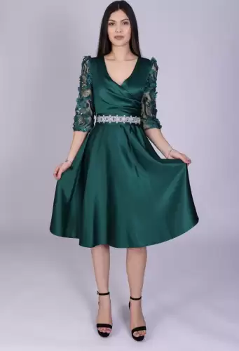 Rochie eleganta midi din tafta verde cu maneci din broderie florala