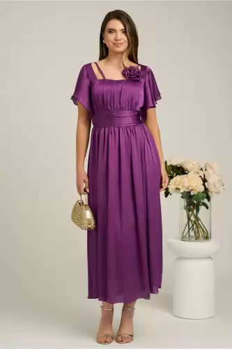 Rochie lunga eleganta din voal mov cu floare la bust