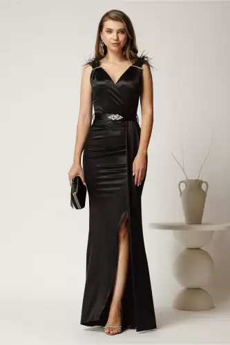 Rochie lunga neagra din tafta cu strasuri si pene la umeri