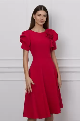 Rochie MBG rosu zmeura cu umeri bufanti si aplicatie florala 3D