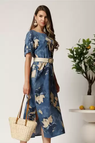 Rochie midi albastra din tencel cu imprimeu bej si curea in taliea