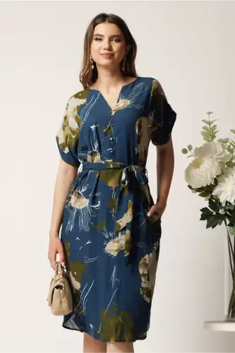 Rochie midi bleumarin cu imprimeuri kaki si cordon in talie