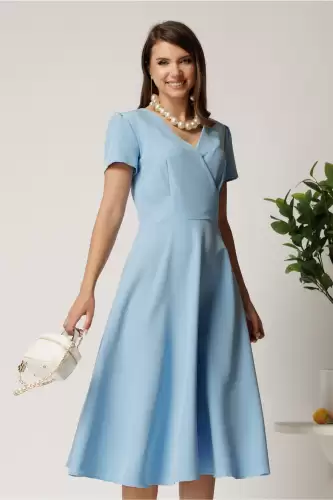 Rochie midi blue din voal in clos cu decolteu petrecut