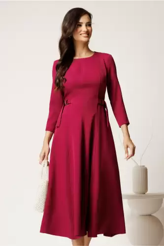 Rochie midi magenta din stofa in clos cu catarame in talie