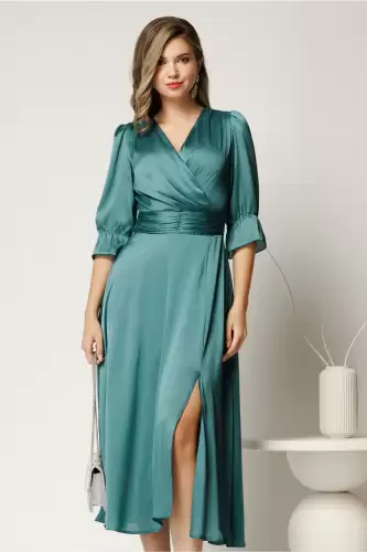 Rochie midi turcoaz de ocazie din voal cu crapatura pe picior