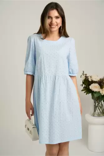 Rochie scurta bleu din ghipura in clos cu motive florale