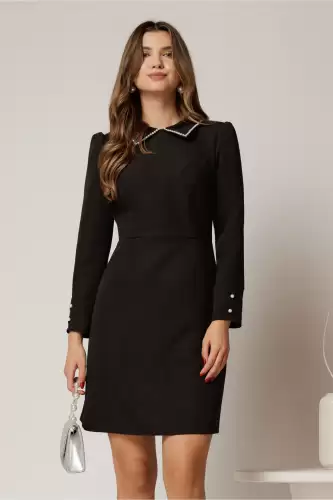 Rochie scurta eleganta neagra cu perle la guler