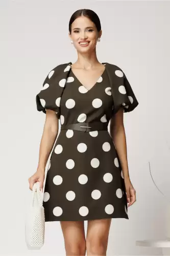 Rochie scurta kaki din stofa cu buline si curea in talie