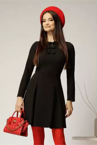 Rochie scurta neagra cu funde la bust si pliuri pe fusta