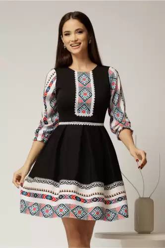 Rochie scurta neagra cu motive etno