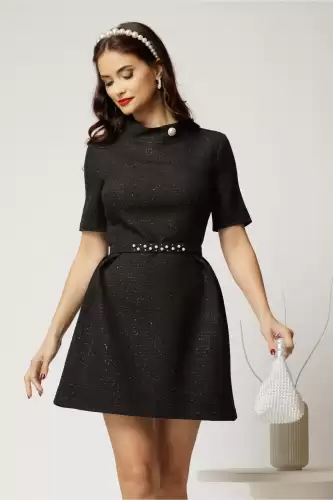 Rochie scurta neagra cu nasture perla la guler si fir lurex