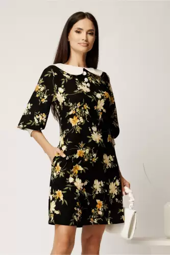 Rochie scurta neagra din stofa cu flori galbene si guler alb