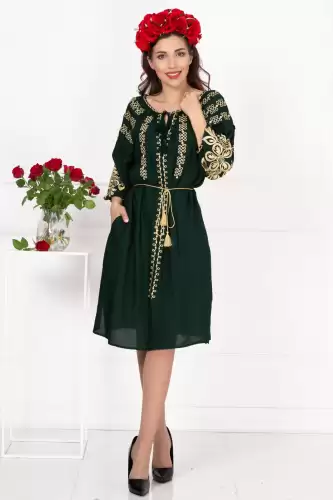 Rochie traditionala din vascoza verde Ecaterina cu broderie bej