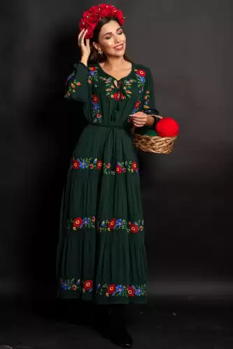 Rochie traditionala Sanziana Verde cu broderie florala