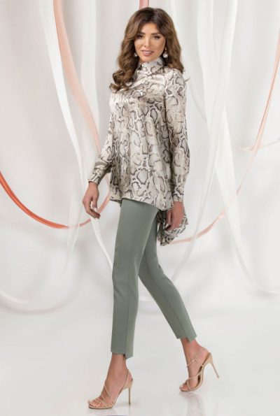 Bluza eleganta asimetrica confectionata din material vaporos cu imprimeu sarpe