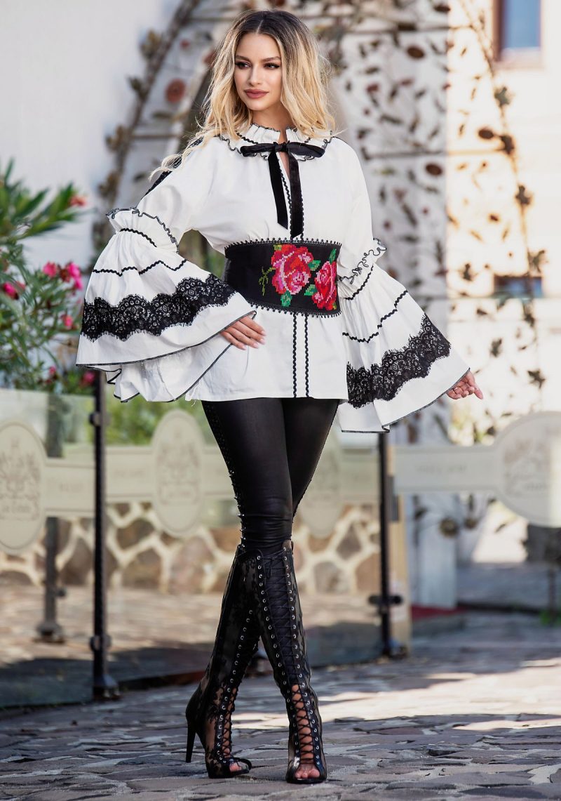 Bluza tip ie alba traditionala cu insertii din dantela