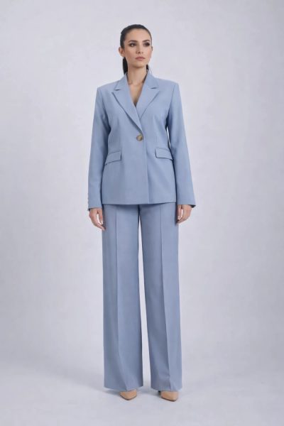 Compleu bleu/gri cu design deosebit la sacou si pantaloni largi cu talie inalta