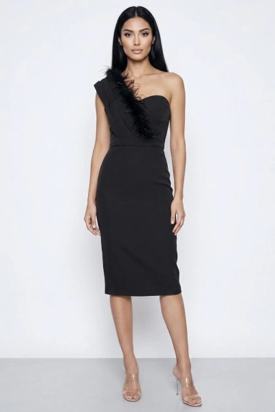Rochie eleganta neagra conica accesorizata cu pene